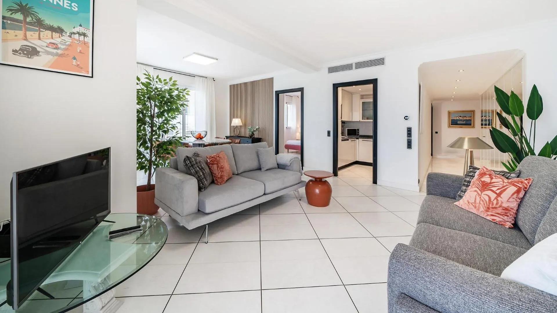 Amazing Apartment In Cannes With House Sea View