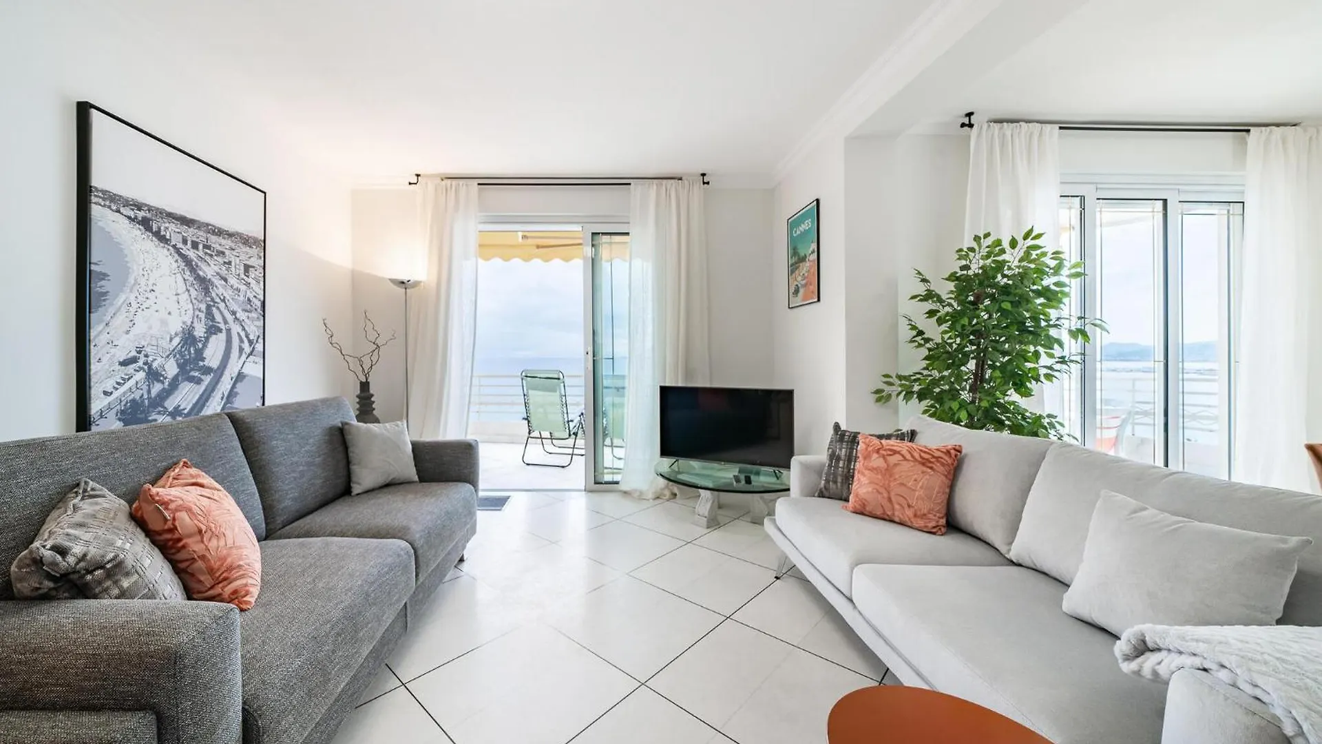 Amazing Apartment In Cannes With House Sea View